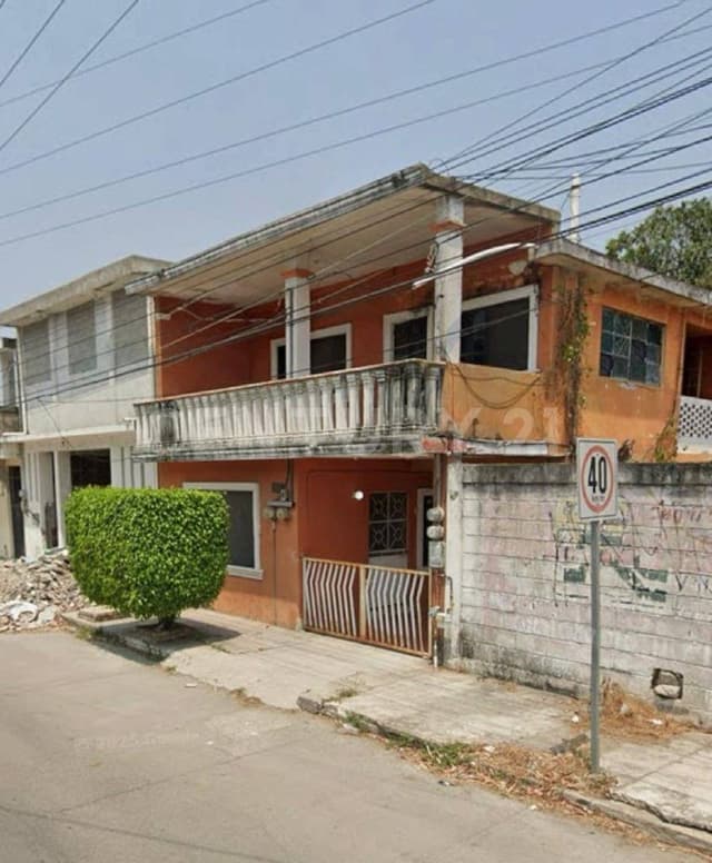 TERRENO CON CONSTRUCCIÓN EN VENTA