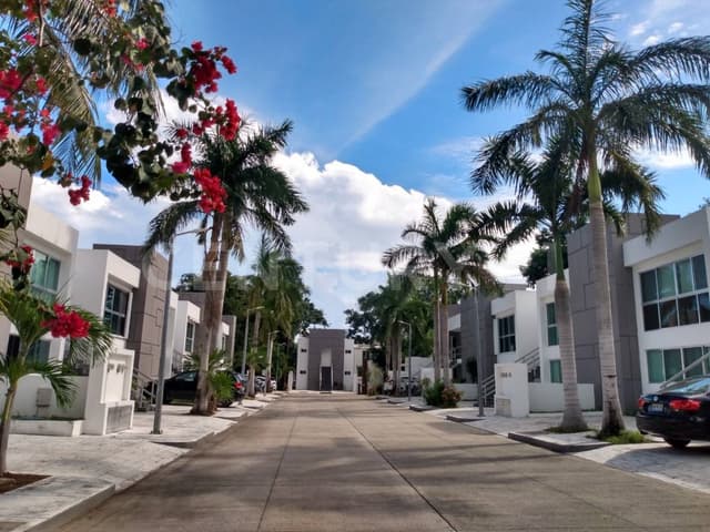 En Venta Estudio Amueblado | Playacar Playa del Carmen P3867