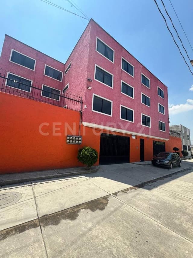 Se renta amplio departamento