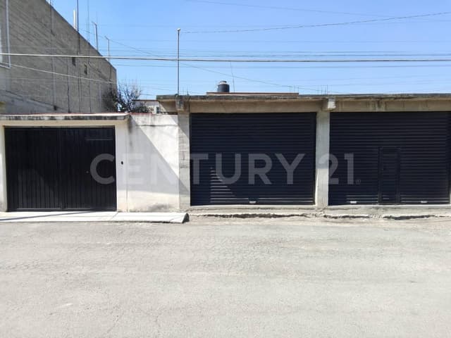 Casa en San Francisco Tepojaco, calle Bosques de los Pinos S/N,