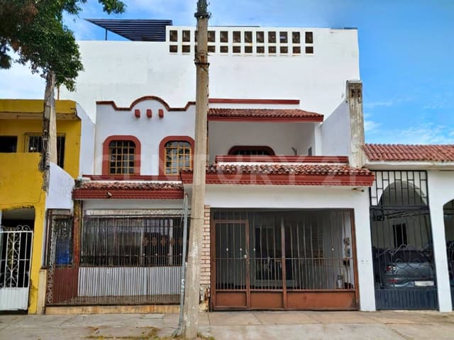 CASA EN VENTA EN COLONIA ESTADIO, MAZATLÁN, SINALOA, MEXICO.