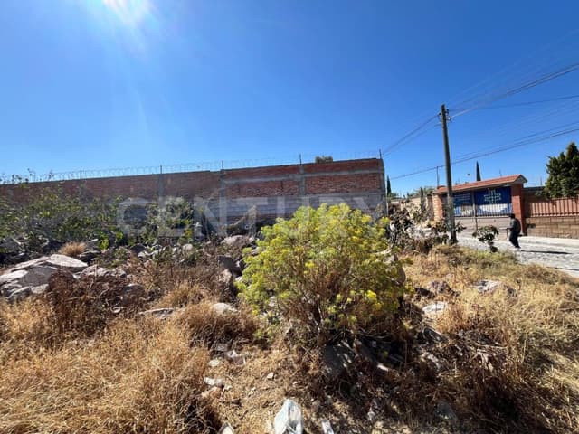 Terreno con acceso a principales vialidades en Venta en Granjas Banthí, SJR, Qro