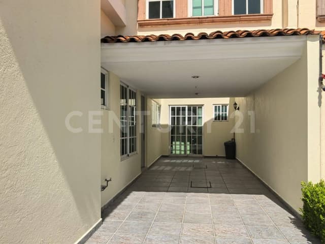 SE VENDE CASA EN EL CORAZON DE METEPEC