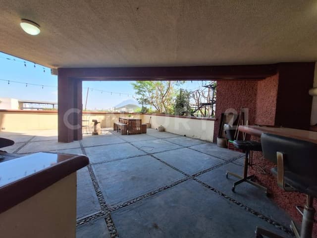 CASA EN VENTA EN COL. COLINAS DE SAN JERONIMO EN MONTERREY