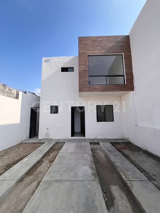 VENTA CASA CERCA DE OTILIO GONZÁLEZ SALTILLO