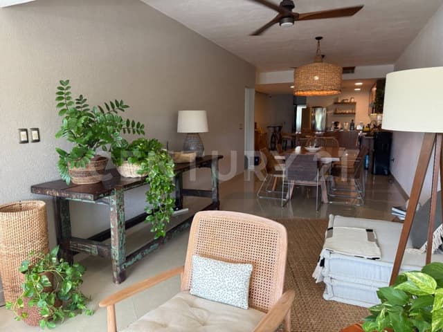 Hermoso y lujoso Penthouse en venta frente al canal en Puerto Aventuras