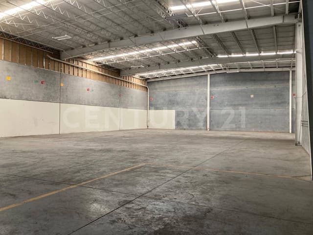 BODEGA RENTA SOBRE AVENIDA CON VIGILANCIA EN APODACA, NUEVO LEON