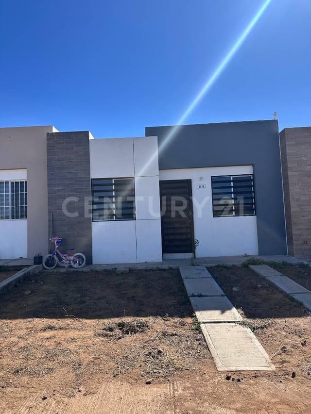 CASA EN RENTA PRIVADA VISTAS DEL LAGO ZONA SUR CULIACAN SINALOA