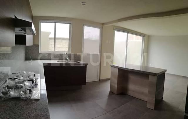 Amplia Residencia en Zona dorada de San Mateo Atenco.