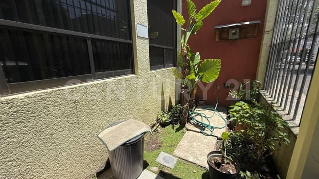 Casa de dos ambientes en VENTA