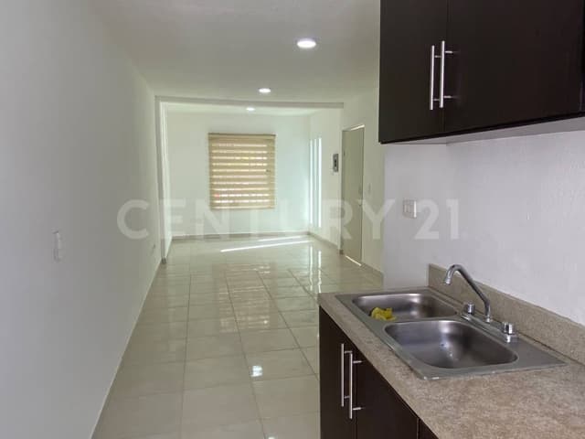CASA EN VENTA EN ALTURAS DEL SUR SOBRE BOULEVARD PRINCIPAL CULIACAN