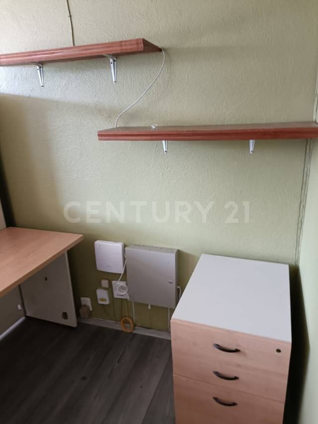 Oficinas en Renta en plaza comercial