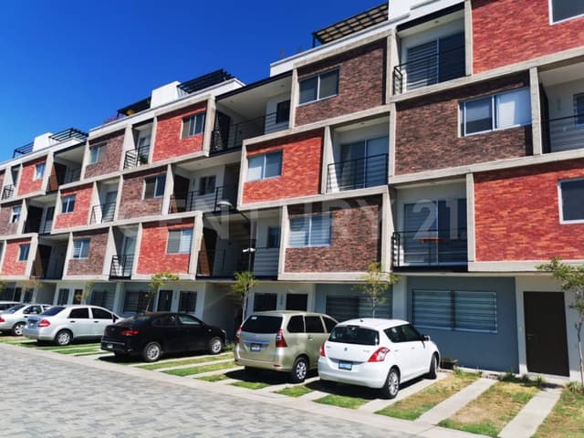 Departamento En Renta Parques Del Bosque.