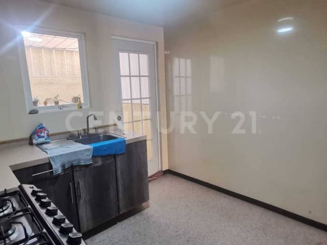 VENTA CASA EN FRACCIONAMIENTO HEROES SAN PABLO