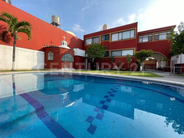 CASA/HOTEL SOBRE AV SUBIDA A CHALMA EN CUERNAVACA MORELOS