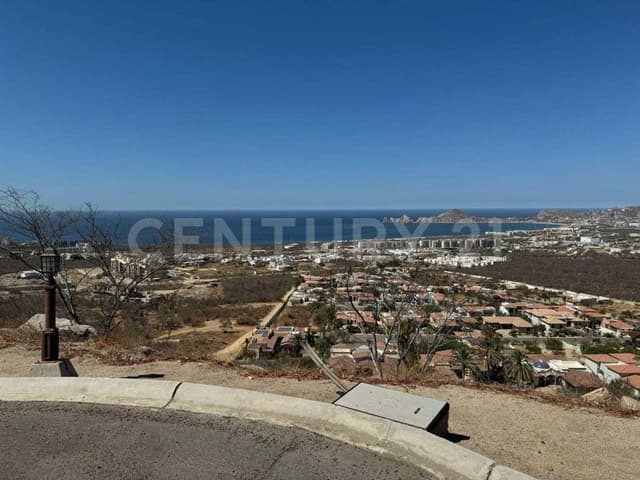 Terreno en Venta con Vista Panorámica al Mar y a la Ciudad en Rancho Paraíso CSL