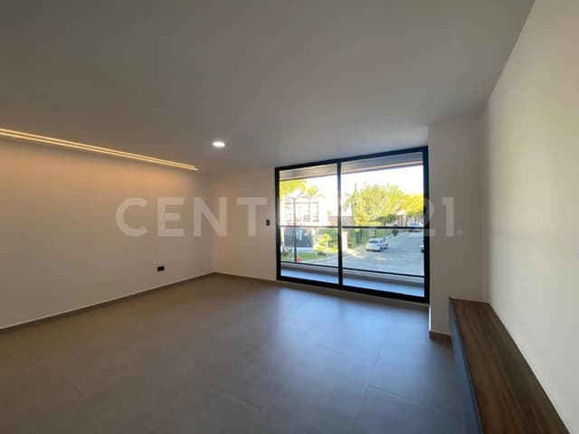 Venta casa Querétaro - Lomas de Angelópolis - 4 recámaras