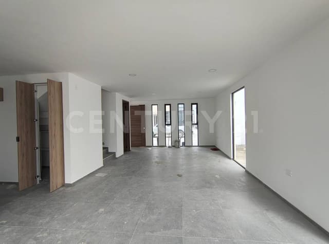 Casa en venta en fraccionamiento privado, Zona Tlaxcalancingo, Puebla