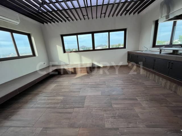 CASA EN VENTA EN SECTOR LA CONQUISTA