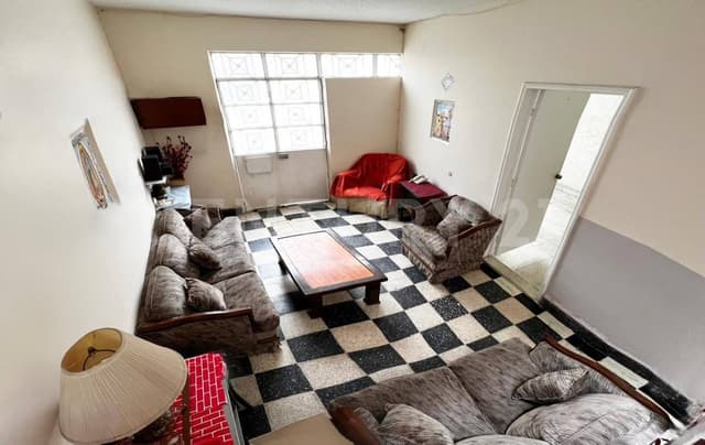 se vende casa amplia, con departamento independiente