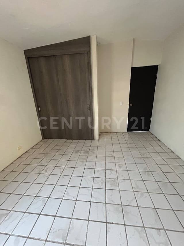 CASA EN RENTA EN COL. DEL PASEO EN MONTERREY