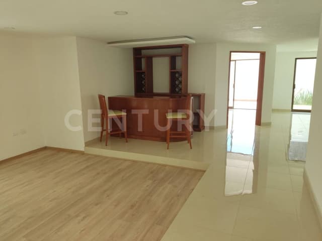 CASA EN VENTA EN BOSQUES DE ANGELOPOLIS CON 4 HABITACIONES Y JARDÍN