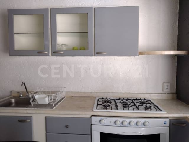 CASA CON LOFTS PARA RENTAR EN LOMAS DE CORTES, CUERNAVACA,