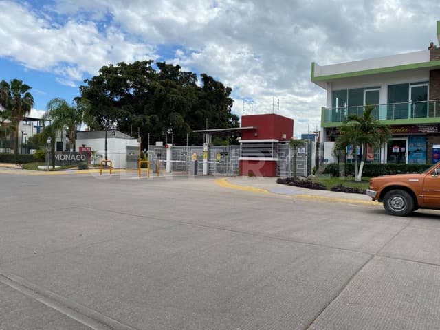 VENTA CASA EN FRACCIONAMIENTO PASEOS DEL REY CULIACAN