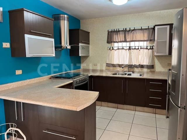 CASA EN RENTA en Sierra Bonita, Los Mochis, Sinaloa.