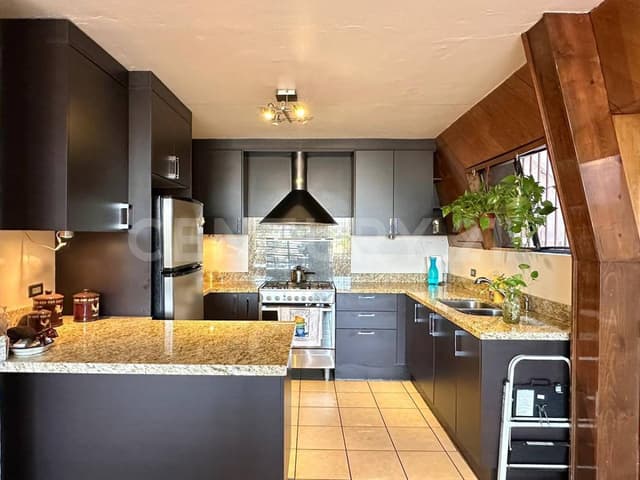 CASA EN VENTA EN FRACCIONAMIENTO CHAPULTEPEC EN TIJUANA, BAJA CALIFORNIA