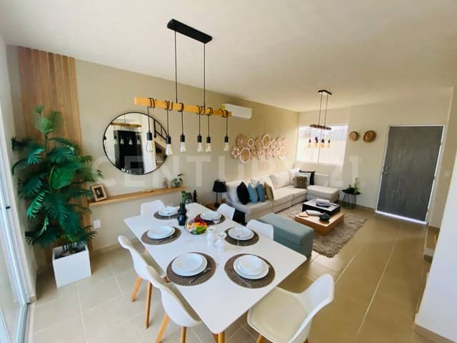 Venta de Casa en Privada con alberca en Cancún