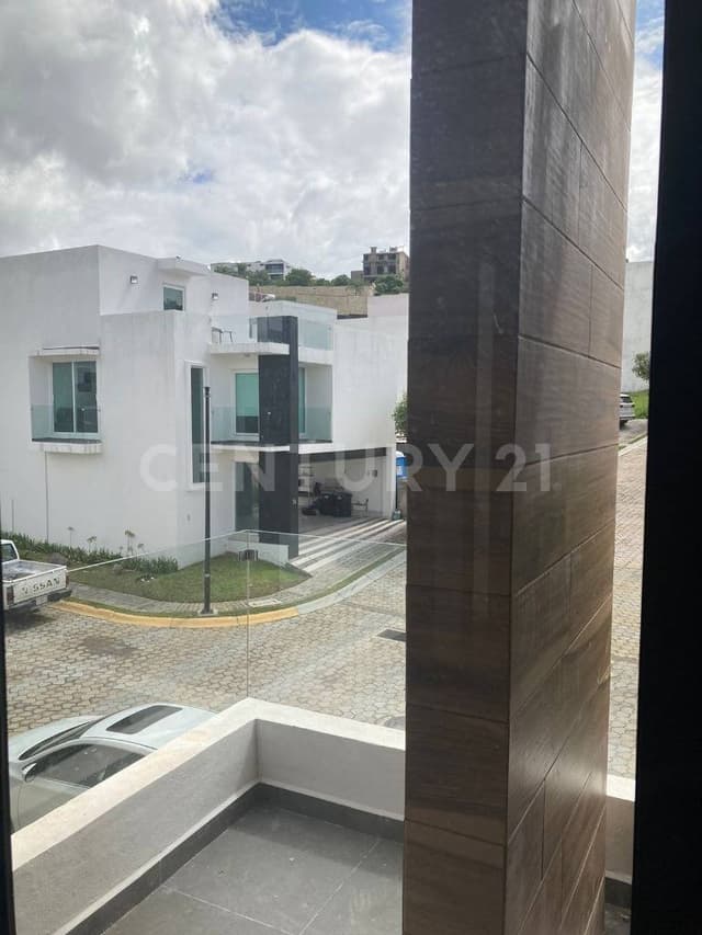 VENTA CASA 4 RECÁMARAS PARQUE CUERNAVACA LOMAS DE ANGELÓPOLIS CASCATTA