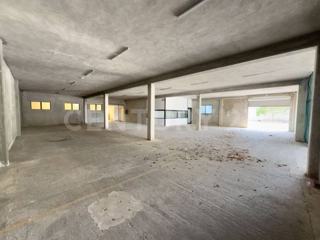 RENTA TERRENO CON LOCAL COMERCIAL AVENIDA ITZAES