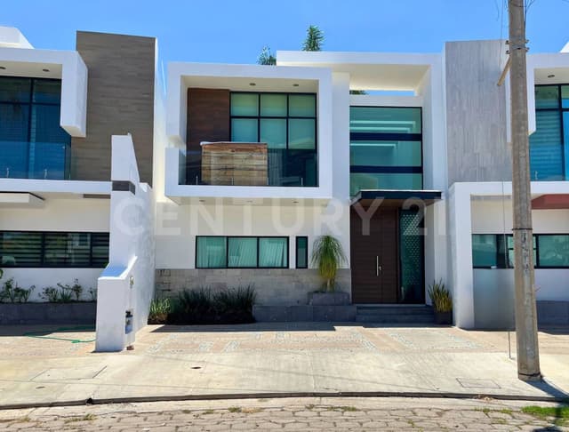 CASA EN VENTA EN LOMAS DE MAZATLÁN, MAZATLÁN, SINALOA.