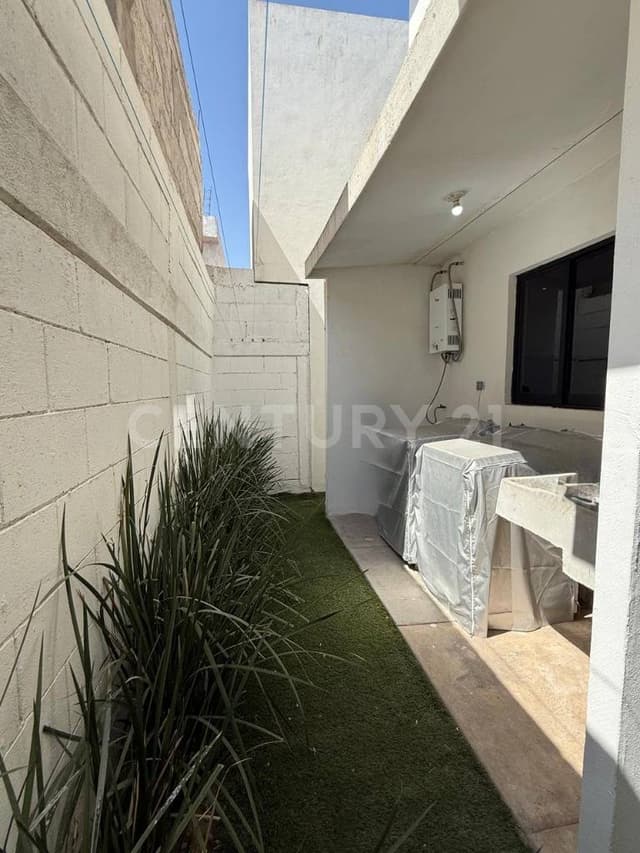 CASA EN RENTA EN RESIDENCIAL TERRACOTA