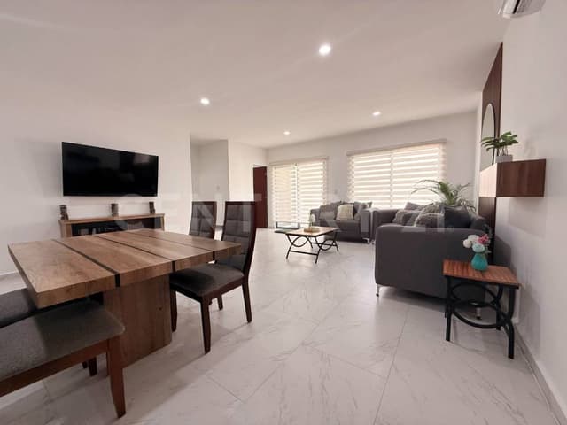 Casa en Venta en La Rioja Residencial - Av 135