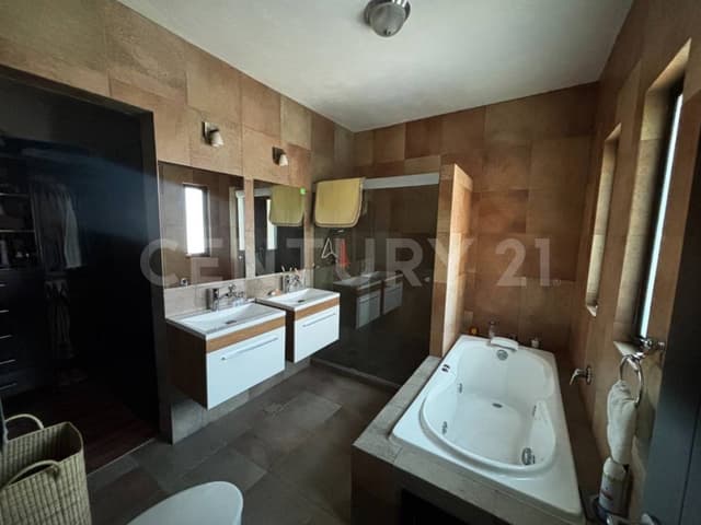 CASA EN VENTA GUADALPE INN