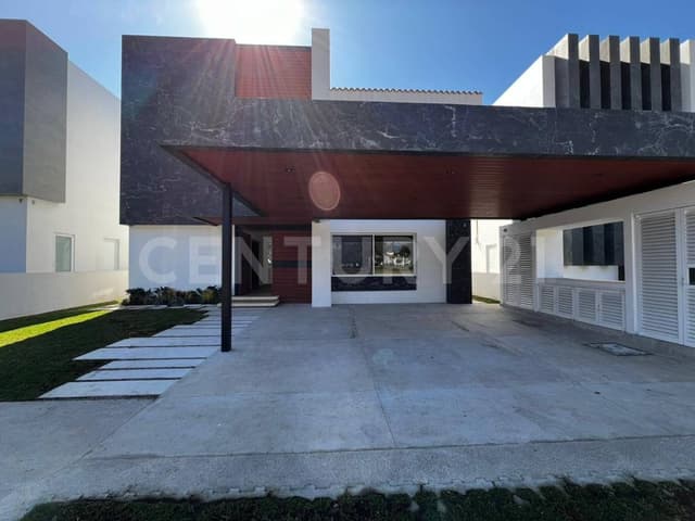 Casa en Paraiso Country Club