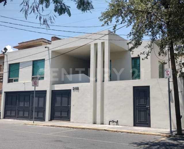 CASA EN VENTA EN COL. VISTA HERMOSA EN MONTERREY