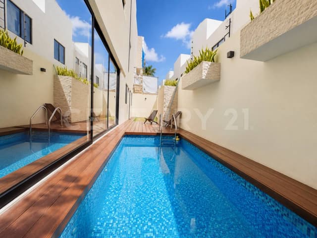 Casa en Venta en Arbolada Cancún | Doble Terreno | RoofTop | 4 Recámaras