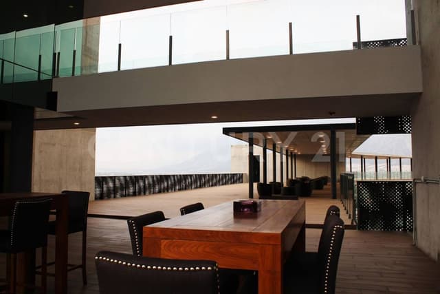 VENTA DE LUJOSO DEPARTAMENTO EN FRACC. PRIVADO SANTA CATARINA, NL