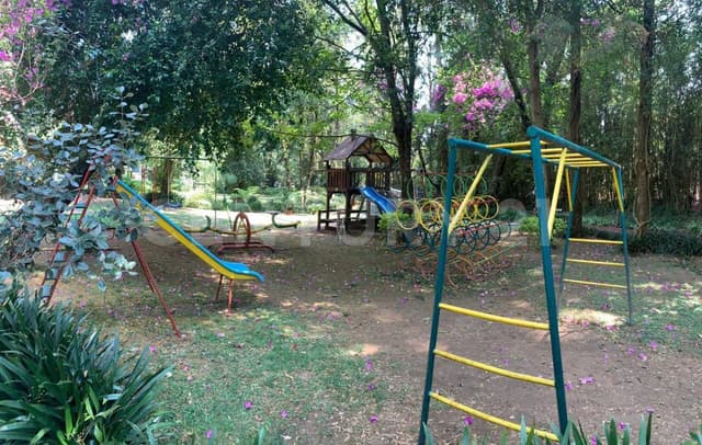 CASA EN VENTA EN AVÁNDARO CERCA DEL CLUB DE GOLF.