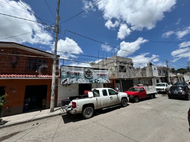 Casa productiva en venta en Jurica Pueblo