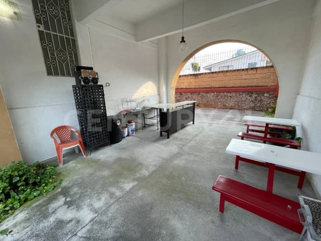 CASA/HOTEL SOBRE AV SUBIDA A CHALMA EN CUERNAVACA MORELOS