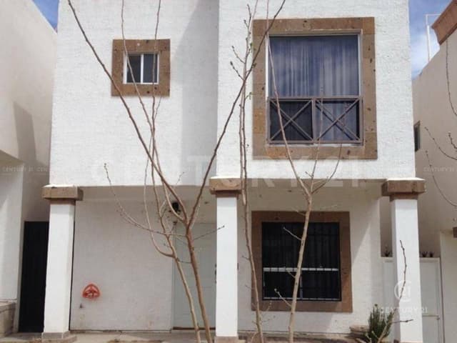 CASA EN VENTA EN FRACCIONAMIENTO PASEO DE LOS LEONES EN CHIHUAHUA, CHIH.