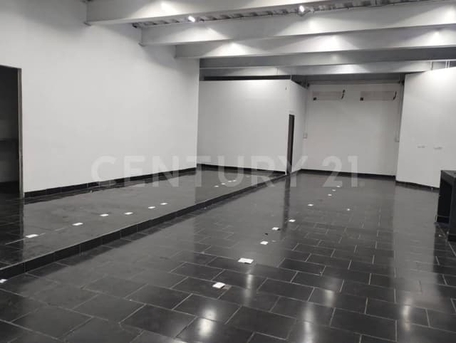 SE RENTA LOCAL SOBRE V.CARRANZA EN SALTILLO