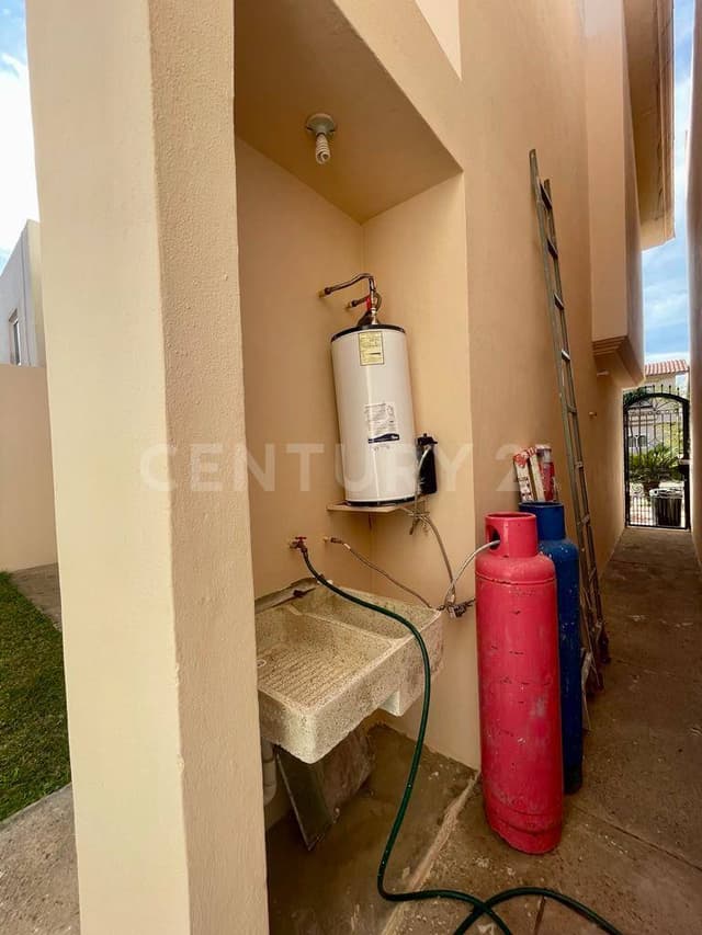 Casa En Renta En Villa California, Tlajomulco.