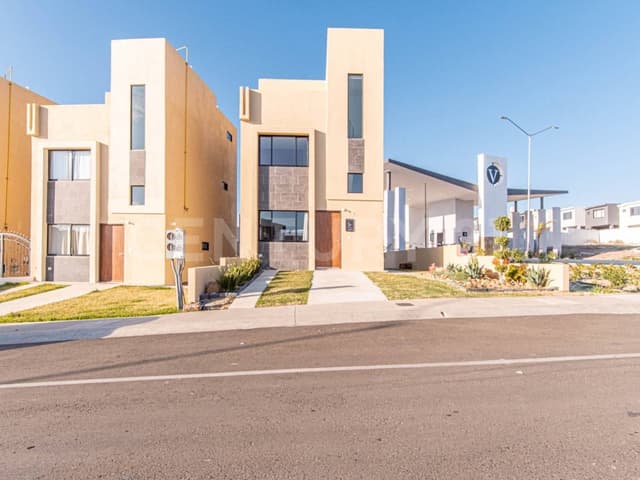 CASA EN VENTA DE 3 RECAMARAS EN PLAYAS DE ROSARITO B.C