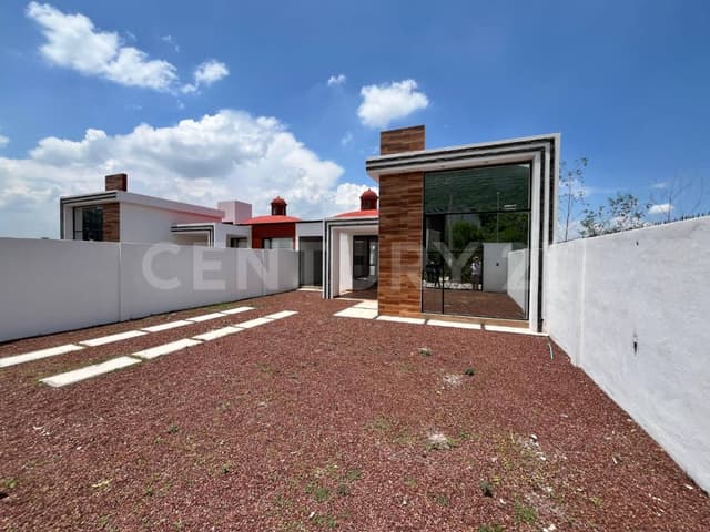 Casa con jardin en Venta en Banthí, San Juan del Río, Querétaro.