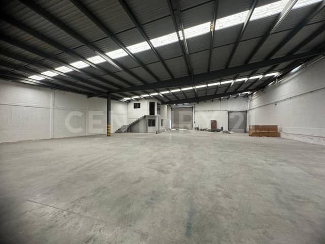 SE RENTA BODEGA DE 1,330 EN SALTILLO PTE.